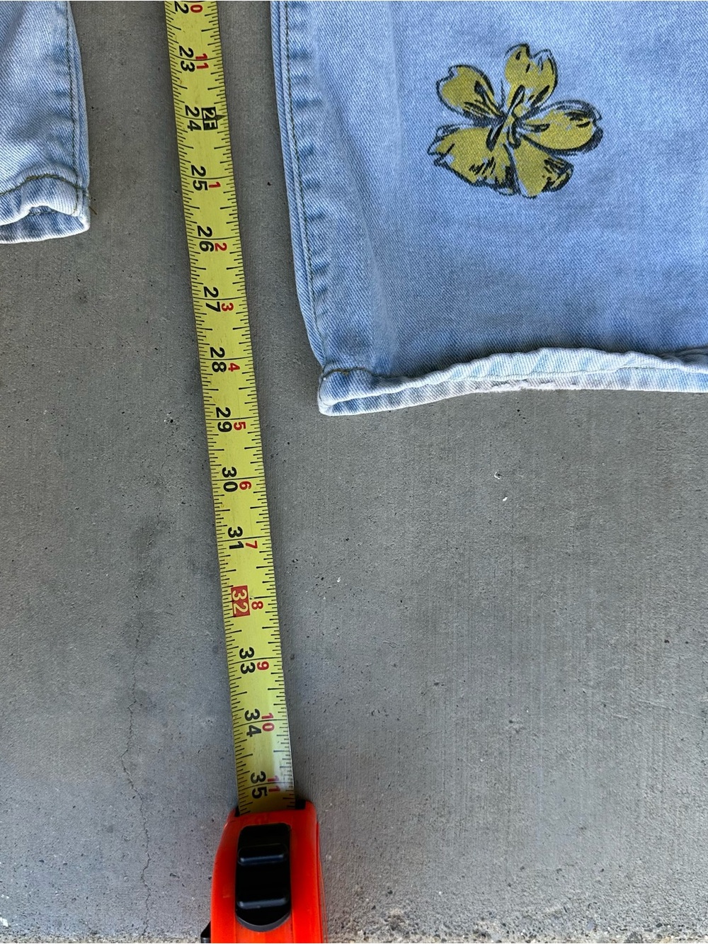 Light Wash Floral Sun Patch Distressed Women’s High Rise Jeans Size L 40/42 - Picture 7 of 7